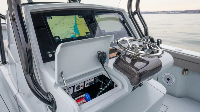 Slide: The Image of Valhalla Boatworks V-33 2023 - 5819310