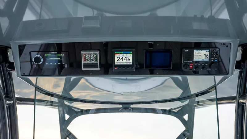 Slide: The Image of Valhalla Boatworks V-33 2023 - 5819314