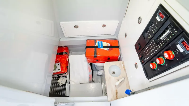 Slide: The Image of Valhalla Boatworks V-33 2023 - 5819336