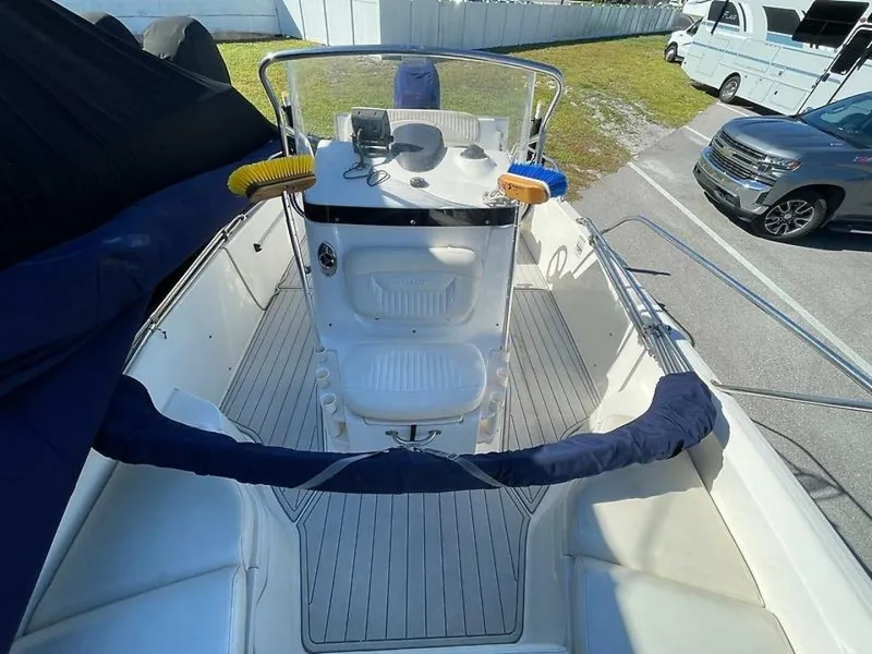 Slide: The Image of Boston Whaler 230 DANTLESS 2008 - 5819868