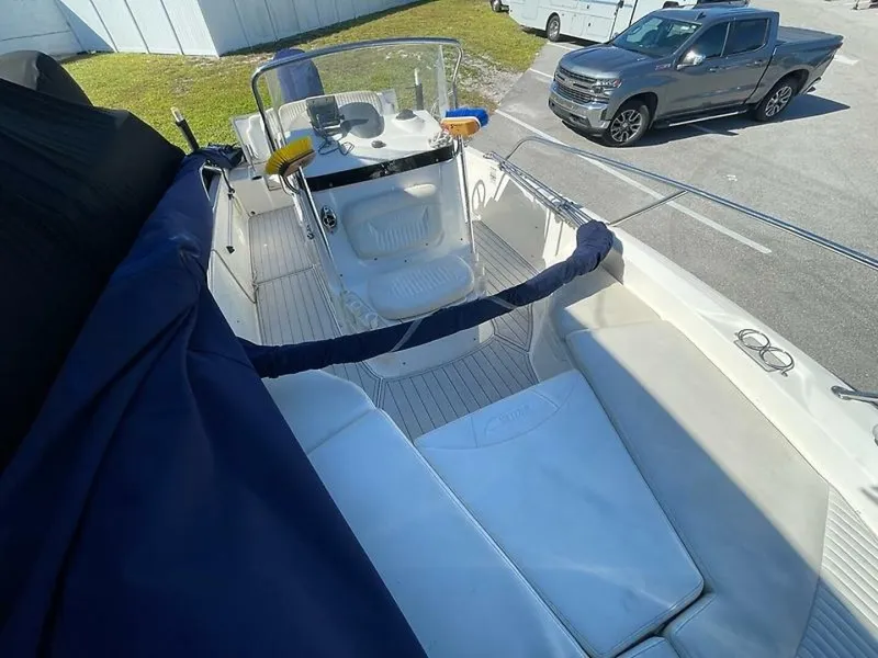 Slide: The Image of Boston Whaler 230 DANTLESS 2008 - 5819880