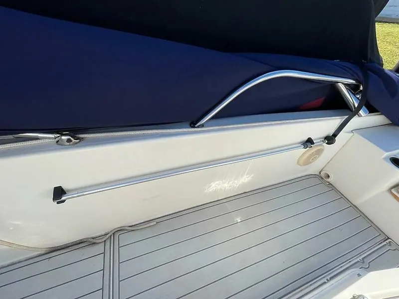 Slide: The Image of Boston Whaler 230 DANTLESS 2008 - 5819863