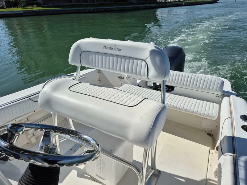 Slide: The Image of NauticStar 20 2013 - 5820424