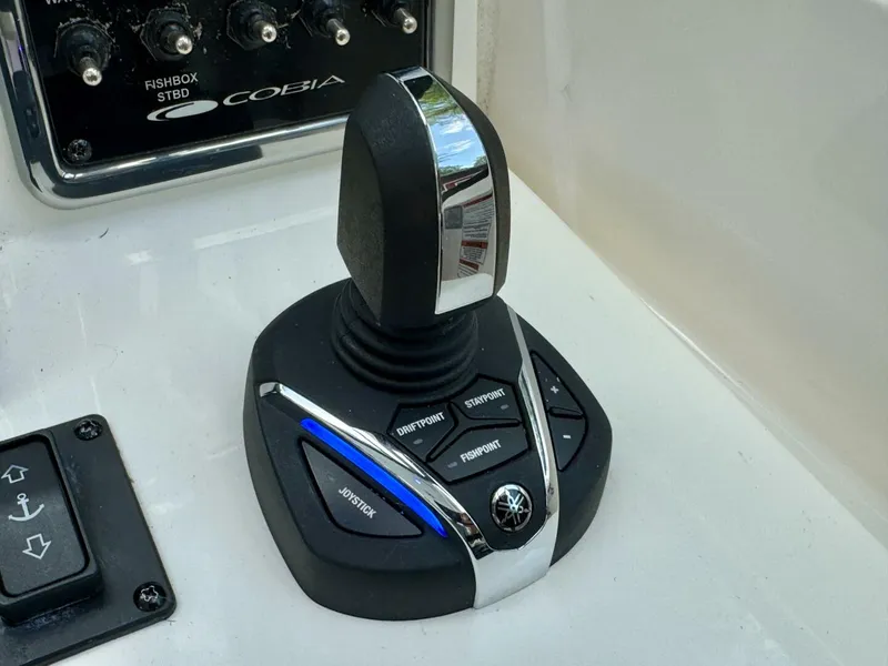 Slide: The Image of Cobia 280 DC 2022 - 5822066