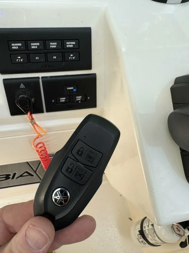 Slide: The Image of Cobia 280 DC 2022 - 5822068