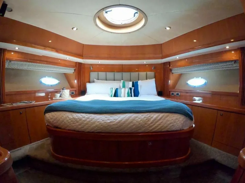 Slide: The Image of Sunseeker Predator 82 2006 - 5821960