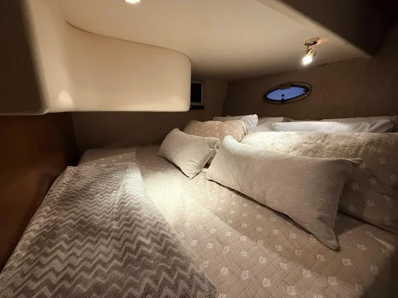 Slide: The Image of Silverton 38 Sport Bridge 2006 - 5822343