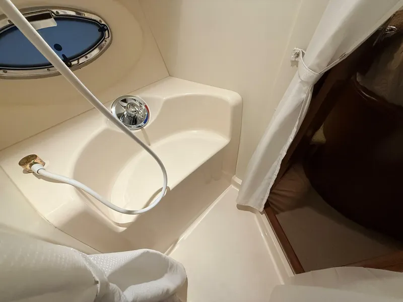 Slide: The Image of Silverton 38 Sport Bridge 2006 - 5822358