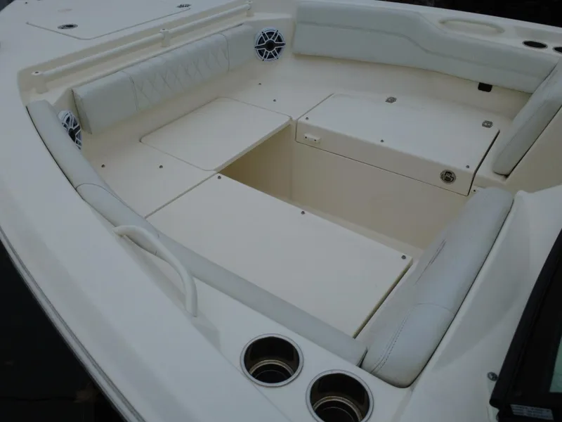 Slide: The Image of Cobia 240 DC 2024 - 5822477