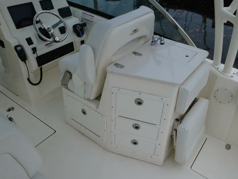 Slide: The Image of Cobia 240 DC 2024 - 5822480