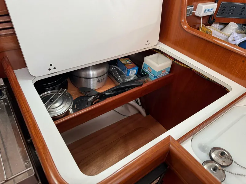 Slide: The Image of Beneteau 361 2002 - 5822515