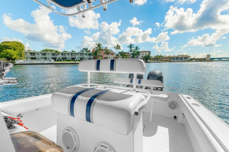 Slide: The Image of Island Runner 26 Center Console 2004 - 5822561