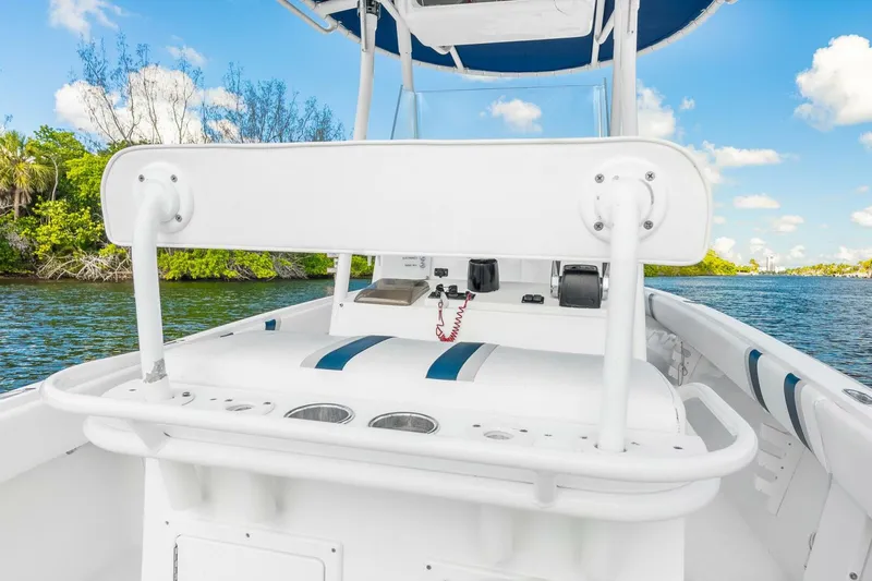 Slide: The Image of Island Runner 26 Center Console 2004 - 5822562