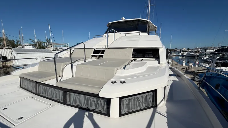 Slide: The Image of Aquila 54 ENCLOSED BRIDGE 2025 - 5822668