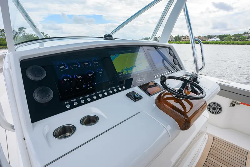 Slide: The Image of Helm Station - 5823430