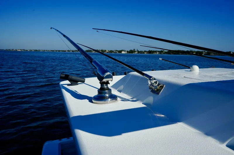 Slide: The Image of Yellowfin 32 Luhn 32- Garmin and Outriggers 2023 Yellowfin 32 Center Console Luhn 32 - 7654601