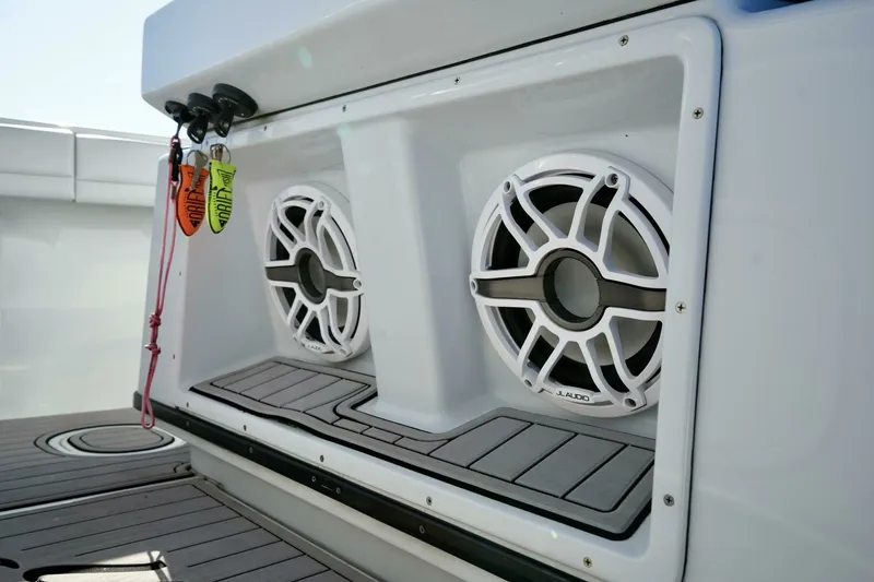 Slide: The Image of Yellowfin 32 Luhn 32- Center Console Speakers 2023 Yellowfin 32 Center Console Luhn 32 - 7654591
