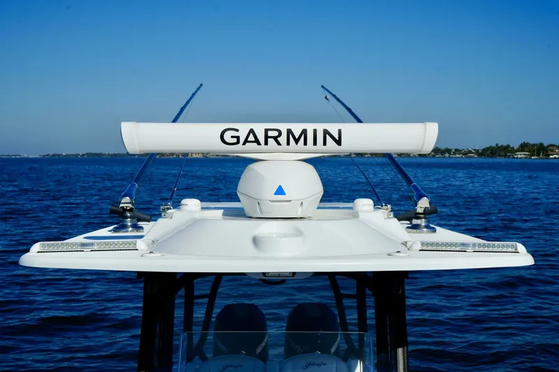 Slide: The Image of Yellowfin 32 Luhn 32- Garmin and Outriggers 2023 Yellowfin 32 Center Console Luhn 32 - 7654600