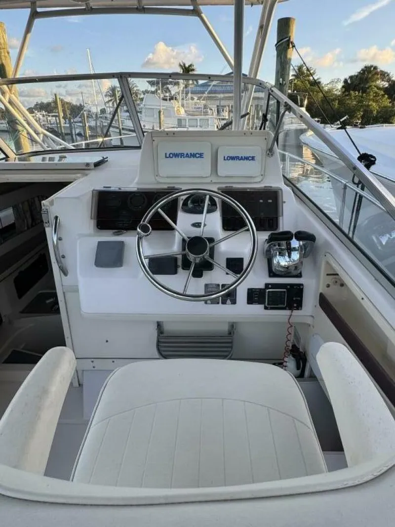 Slide: The Image of Grady-White Marlin 300 2000 - 5827010