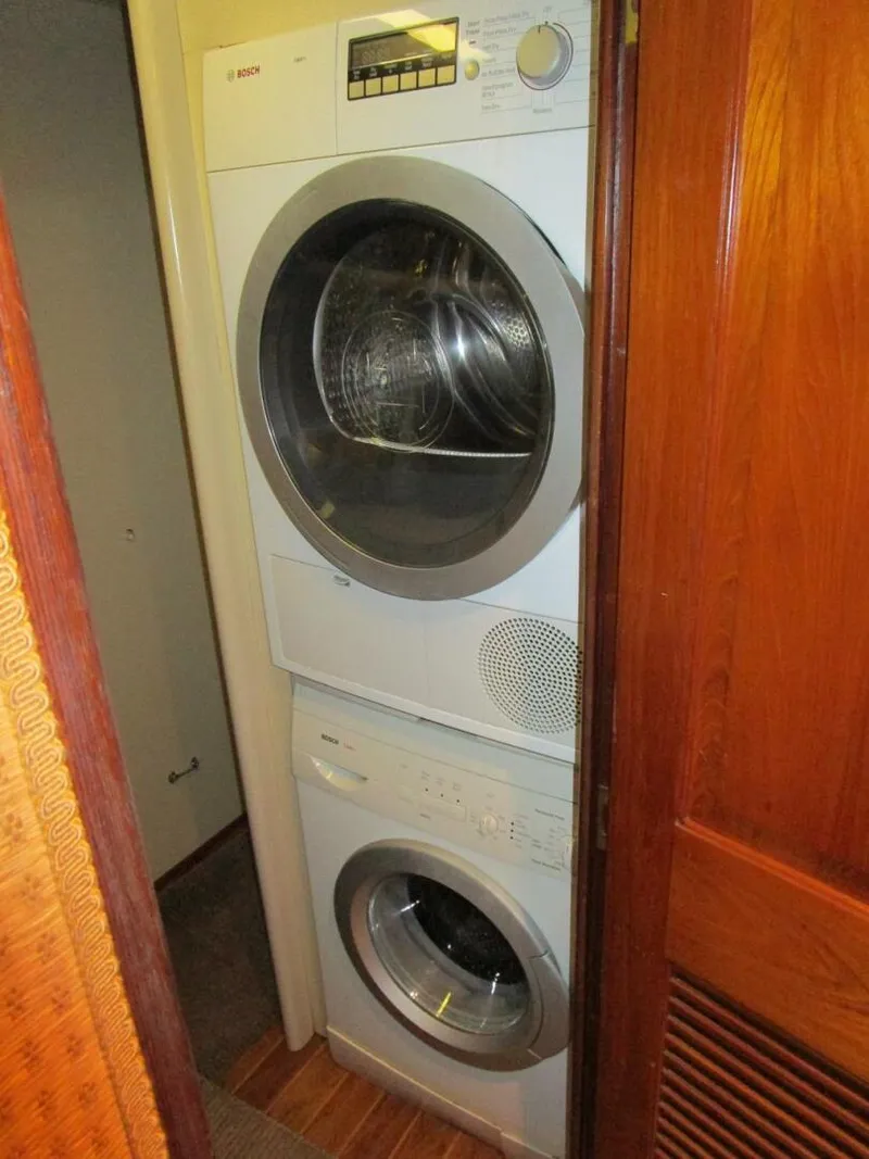 Slide: The Image of Lower Master Companionway Laundry - 5864537