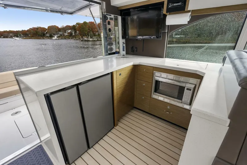 Slide: The Image of Cruisers Yachts 45 2014 - 5823724