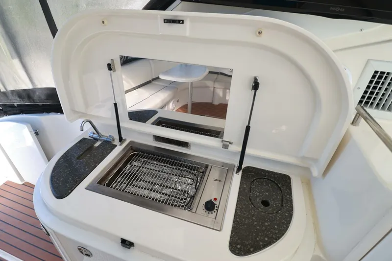 Slide: The Image of Cruisers Yachts 520 Express 2007 - 5823641