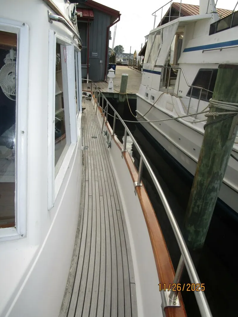 Slide: The Image of 42' Grand Banks port side deck1 - 5824580