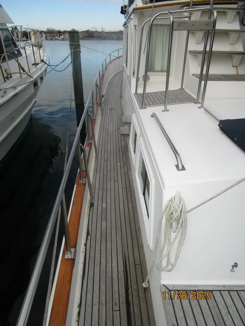 Slide: The Image of 42' Grand Banks port side deck2 - 5824579