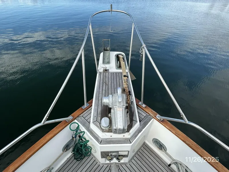 Slide: The Image of 42' Grand Banks anchor windlass1 - 5824525