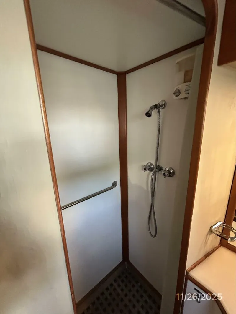 Slide: The Image of 42' Grand Banks master stateroom shower - 5824573