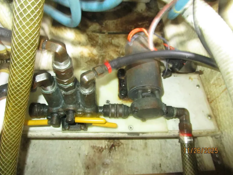 Slide: The Image of 42' Grand Banks oil change system - 5824575