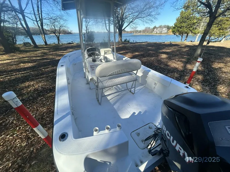 Slide: The Image of 18' Mako cockpit forward - 5824611