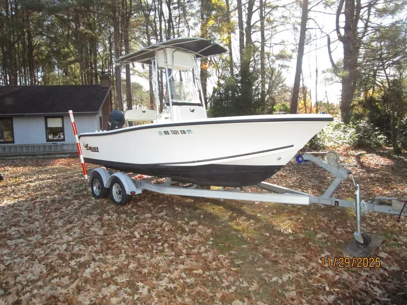 Slide: The Image of 18' Mako starboard forward profile - 5824631