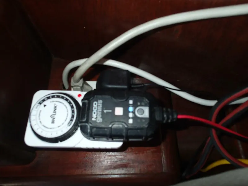 Slide: The Image of Hunter 376 1997 - 5827282