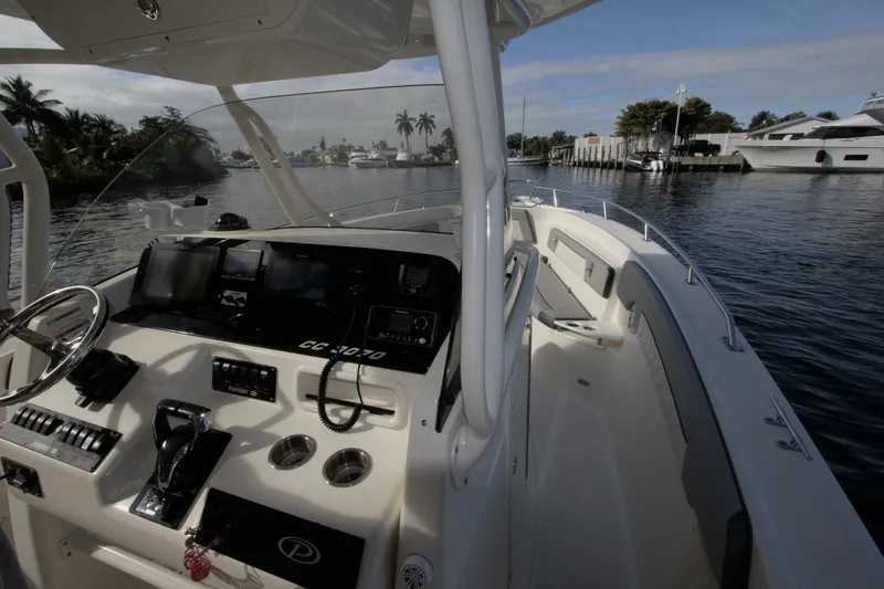 Slide: The Image of Pursuit 3070 Center Console 2001 - 5875013