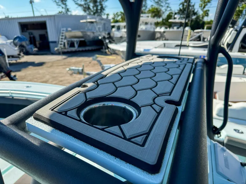 Slide: The Image of Yellowfin 26 2019 - 5824950