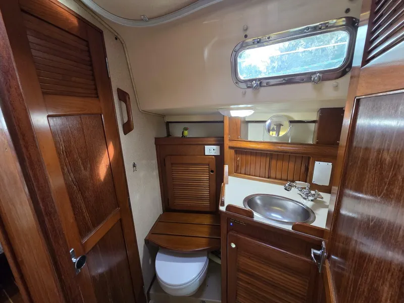 Slide: The Image of Island Packet 38 1988 - 5829365