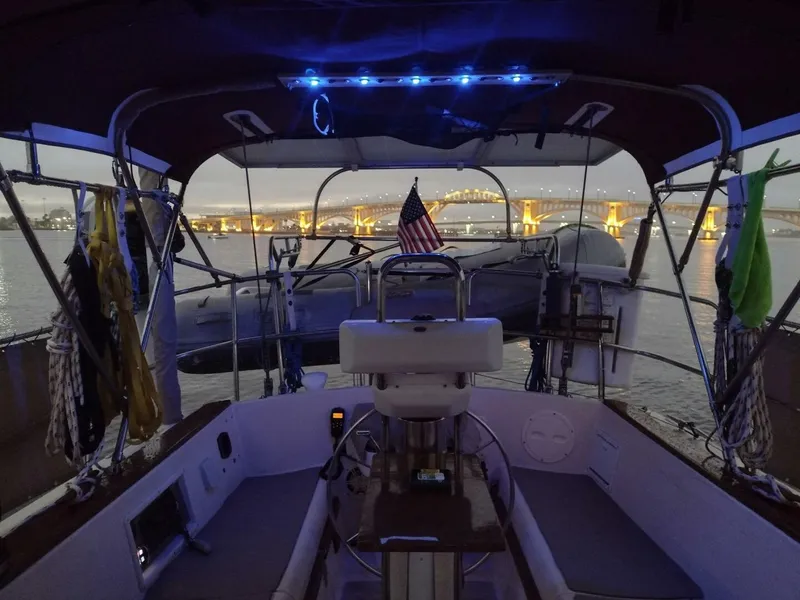 Slide: The Image of Island Packet 38 1988 - 5829833