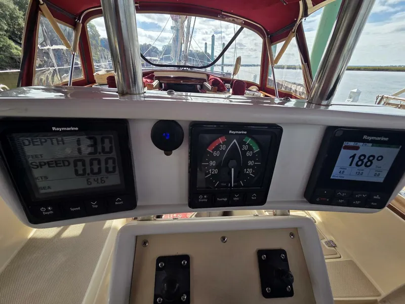 Slide: The Image of Island Packet 38 1988 - 5829387