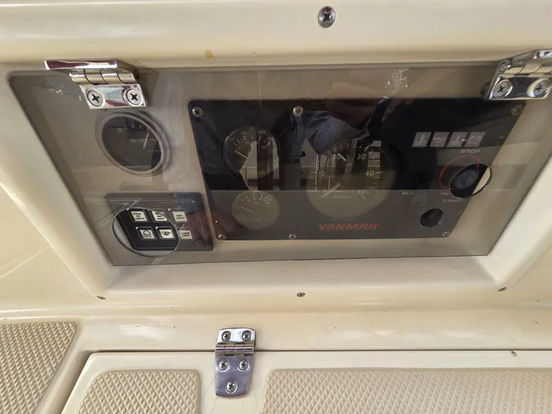 Slide: The Image of Island Packet 38 1988 - 5829392