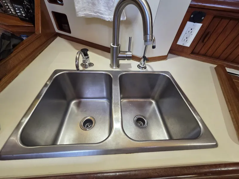 Slide: The Image of Island Packet 38 1988 - 5829420