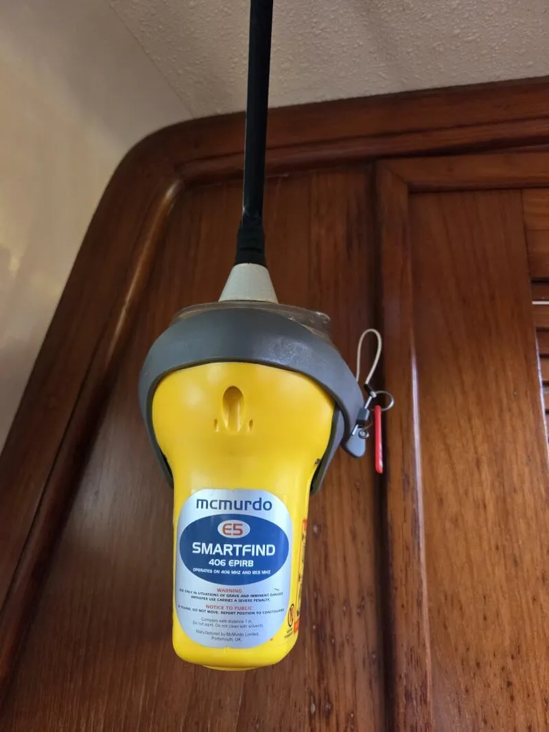 Slide: The Image of Island Packet 38 1988 - 5829412