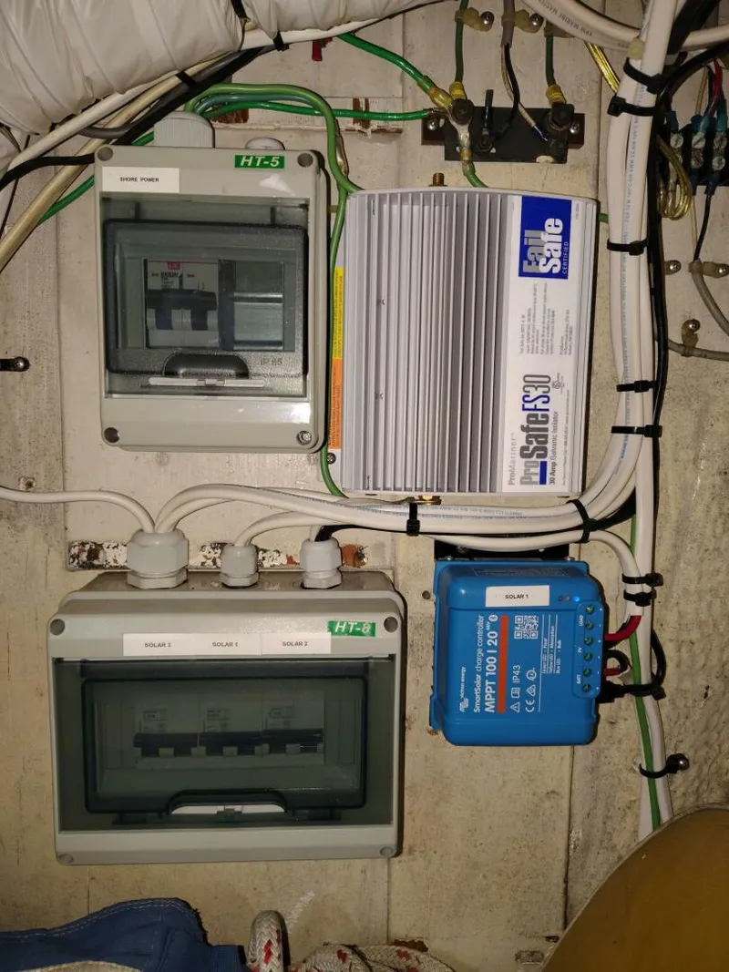 Slide: The Image of Island Packet 38 1988 - 5829830