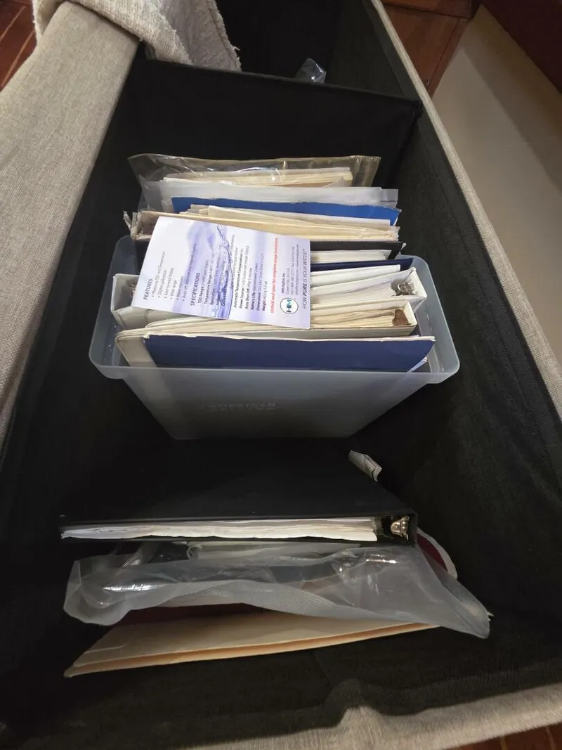 Slide: The Image of Island Packet 38 1988 - 5829421