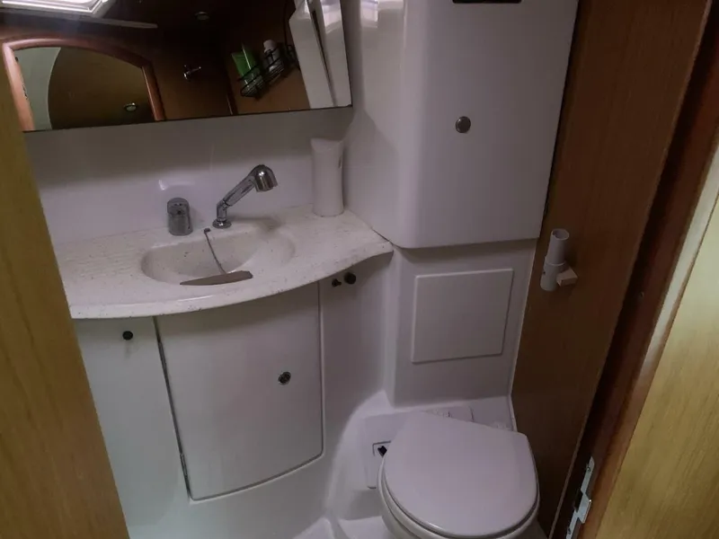 Slide: The Image of Jeanneau 42DS 2007 - 5825414