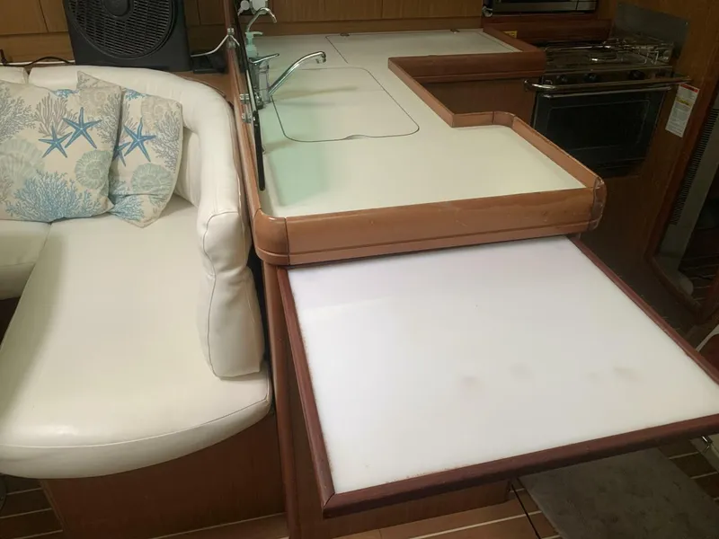 Slide: The Image of Jeanneau 42DS 2007 - 5825376