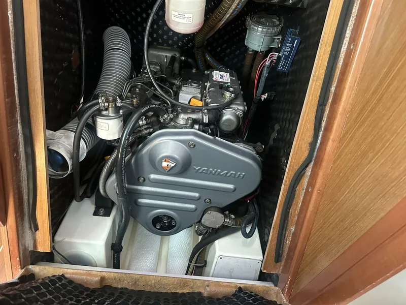 Slide: The Image of Jeanneau 42DS 2007 - 5825397