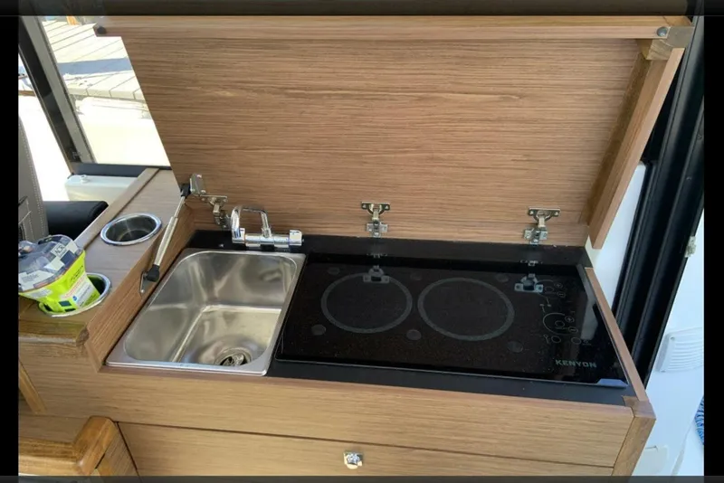 Slide: The Image of Jeanneau NC 895 2018 - 5825513