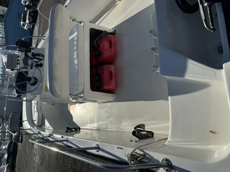 Slide: The Image of Boston Whaler 170 Montauk 2015 - 5825850