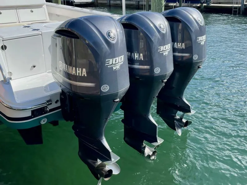 Slide: The Image of Bahama 37CC 2013 - 5825970